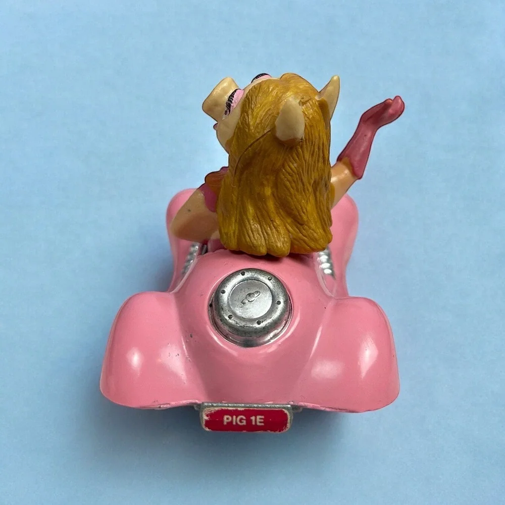 Vintage 1979 Corgi Miss Piggy In Pink Metal Car Jim Henson